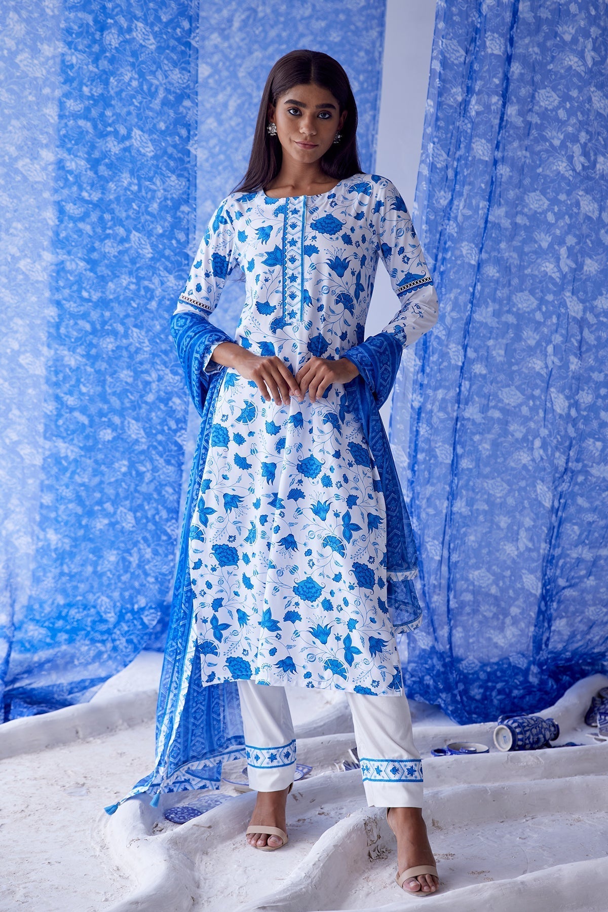 Megh Straight Suit Set Of 3 - Baise Gaba