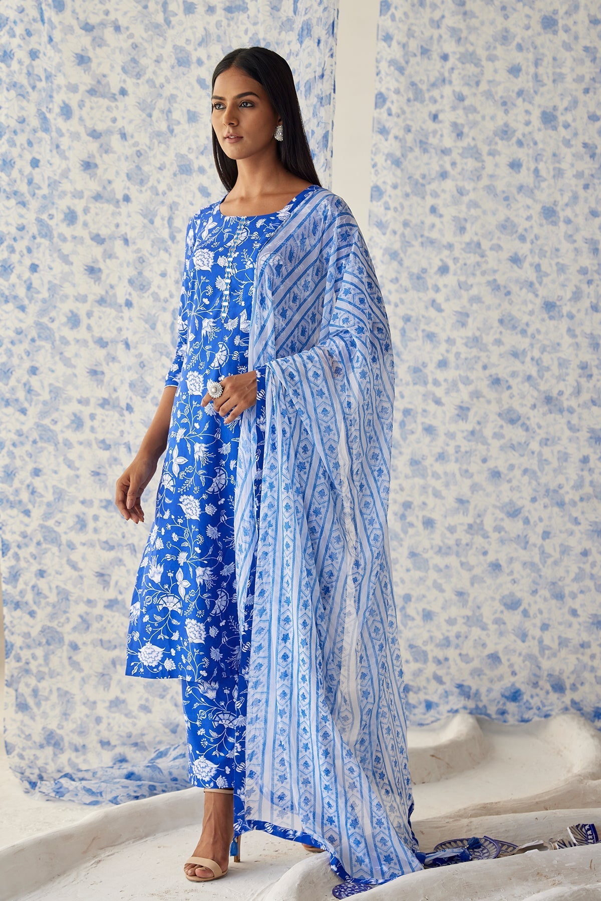 Sindhu straight suit set of 3 - Baise Gaba