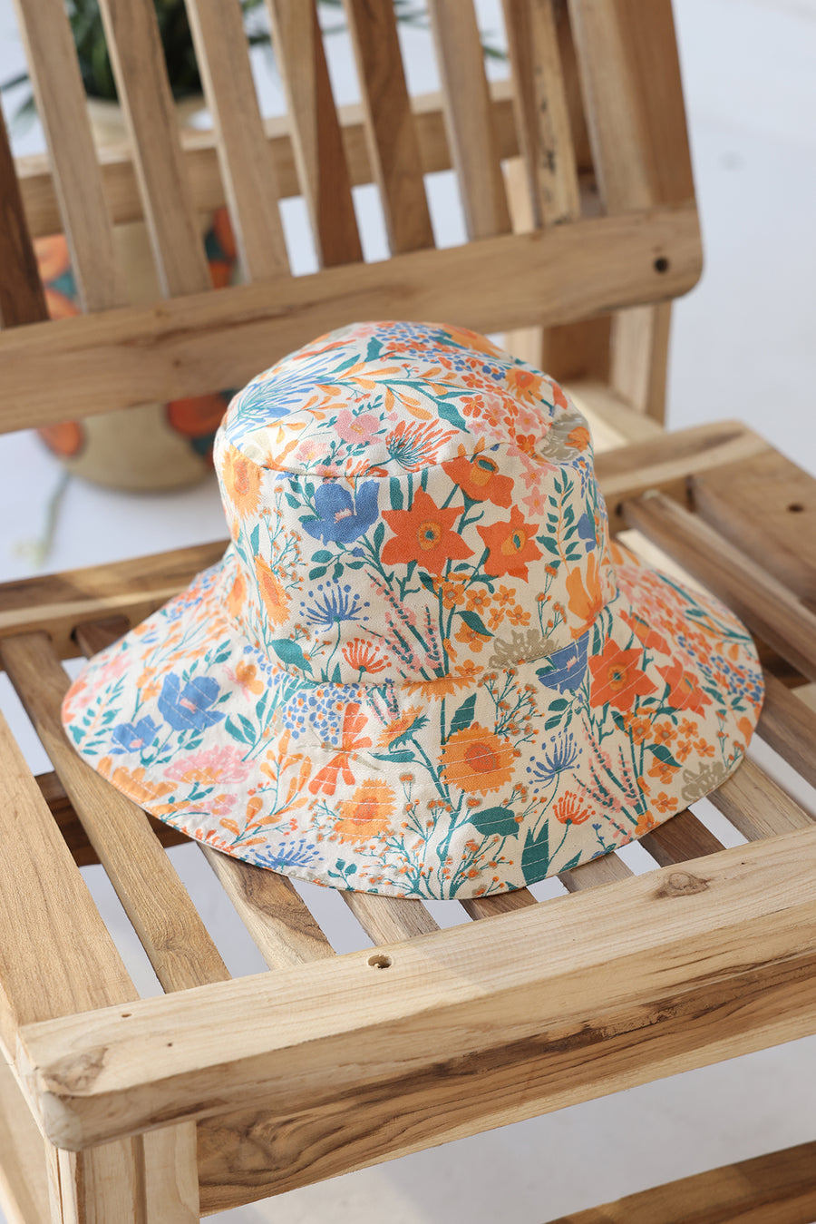 BOTANICAL REVERSIBLE BUCKET HAT