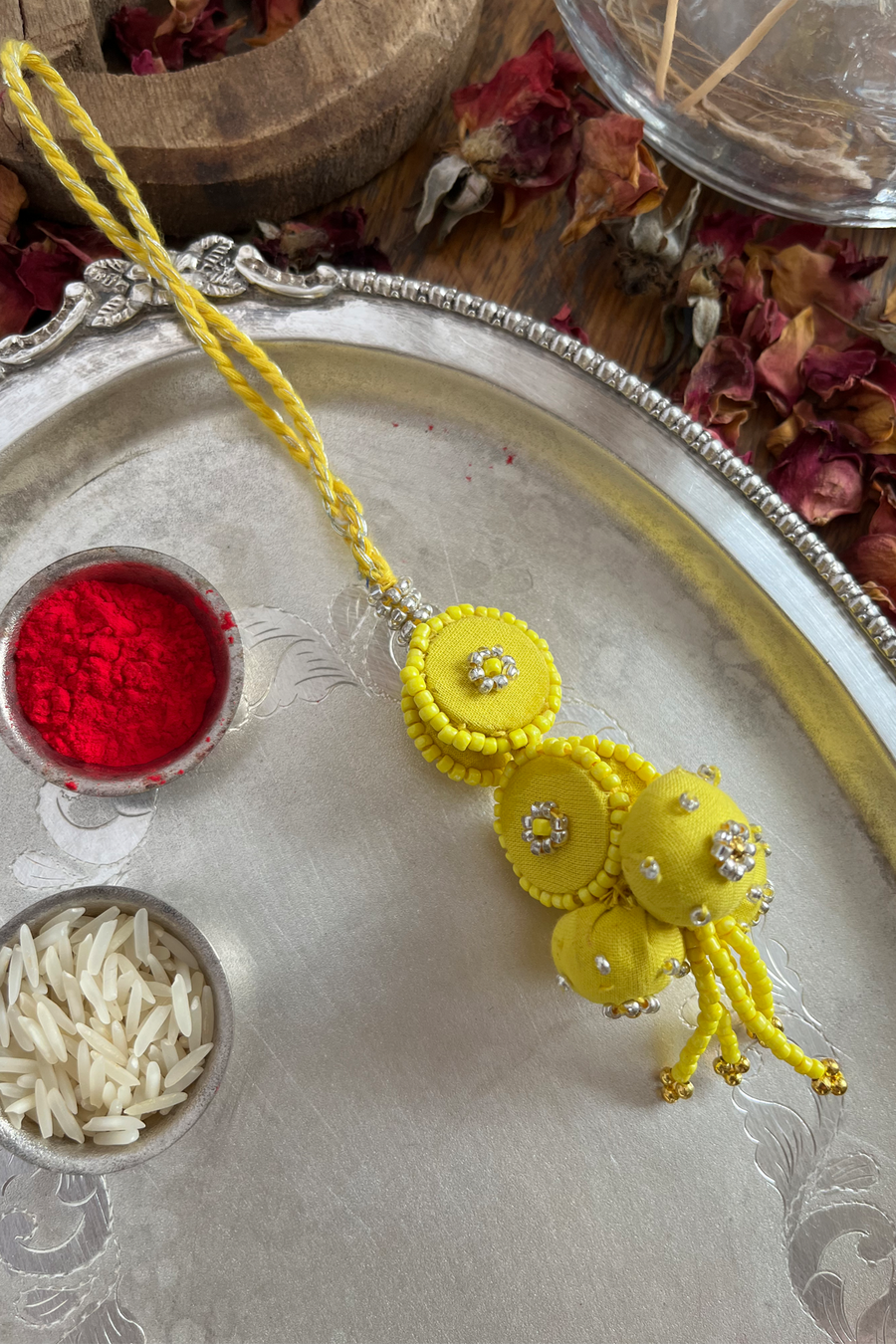 Sunehri Rakhi