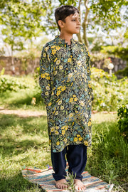 Amias Kurta