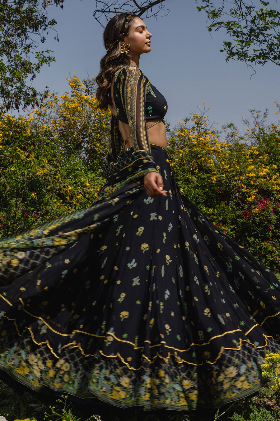 Cosmos Lehenga Set Of 3 °