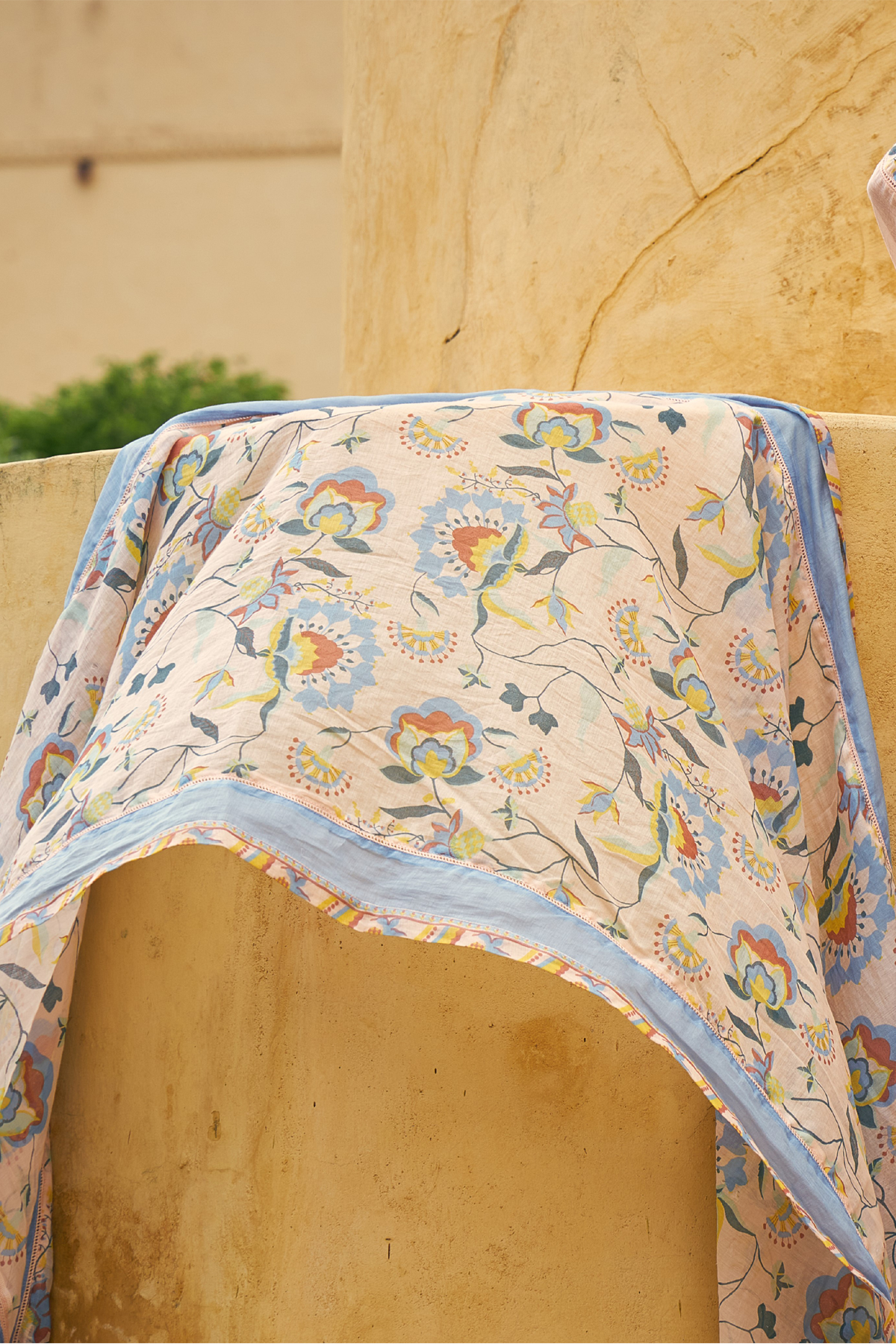 Loopt Dupatta - Baise Gaba