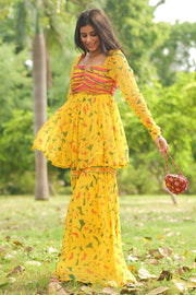 Ayushi in Ora Gharara °