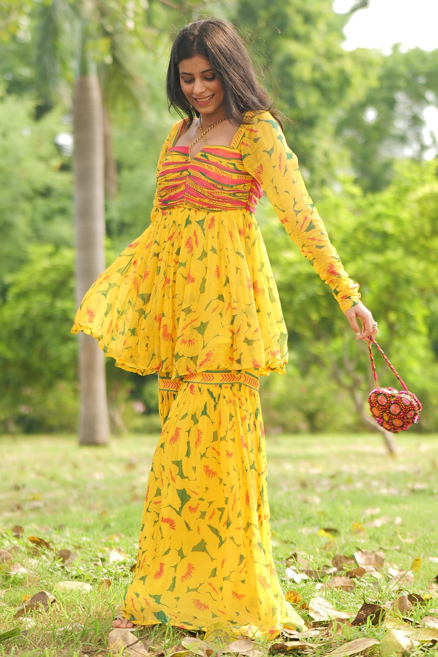 Ayushi in Ora Gharara °