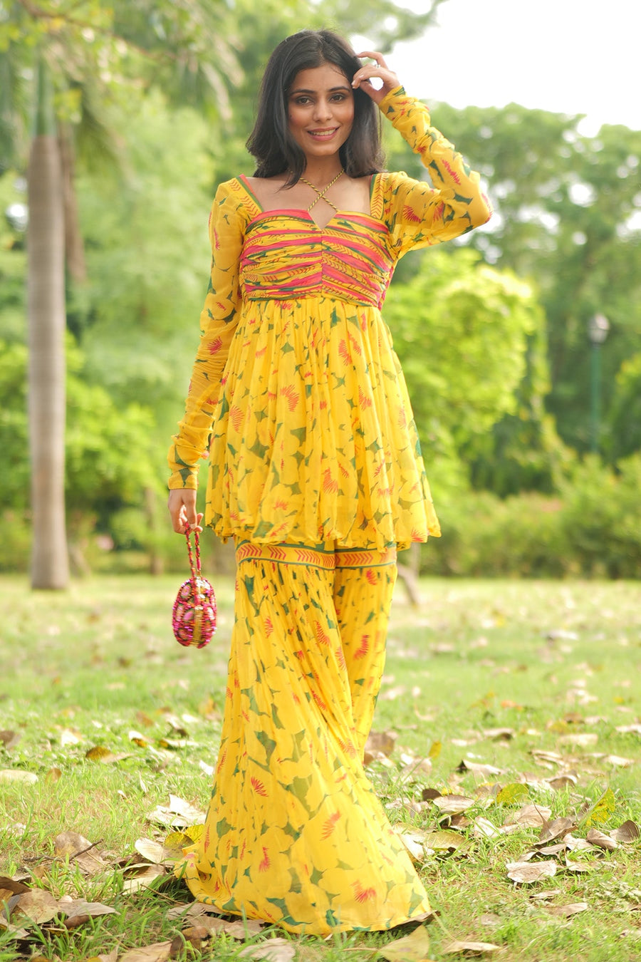 Ayushi in Ora Gharara °