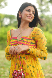 Ayushi in Ora Gharara °