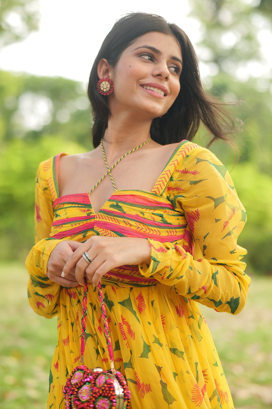 Ayushi in Ora Gharara °
