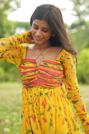 Ayushi in Ora Gharara °