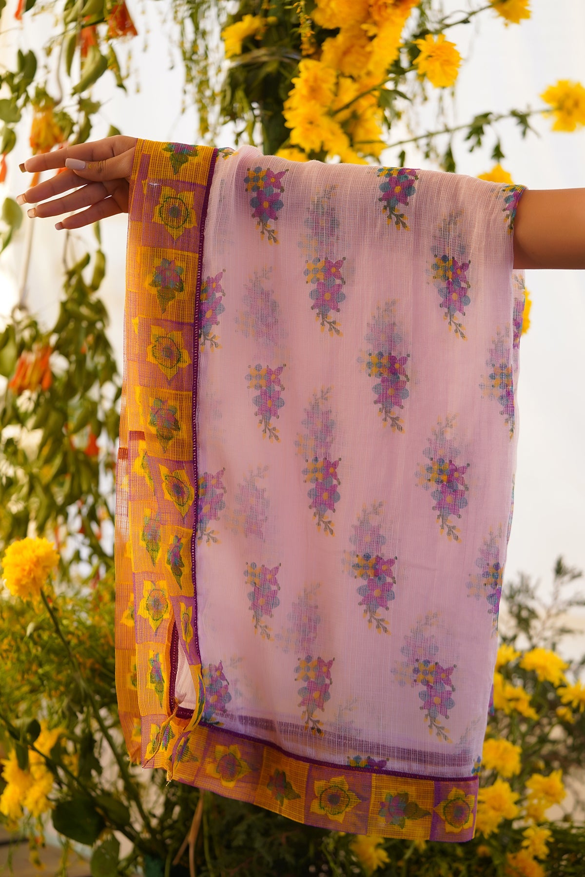 Samt Dupatta - Baise Gaba