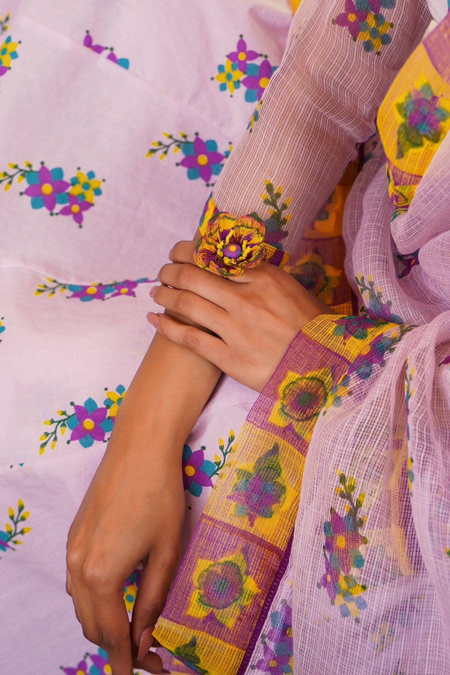 Samt Dupatta - Baise Gaba