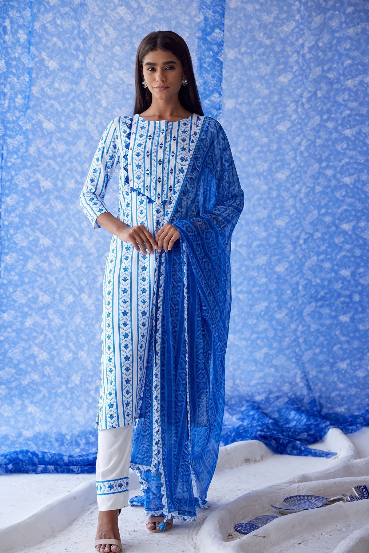 Vaayu Straight Suit Set Of 3 - Baise Gaba