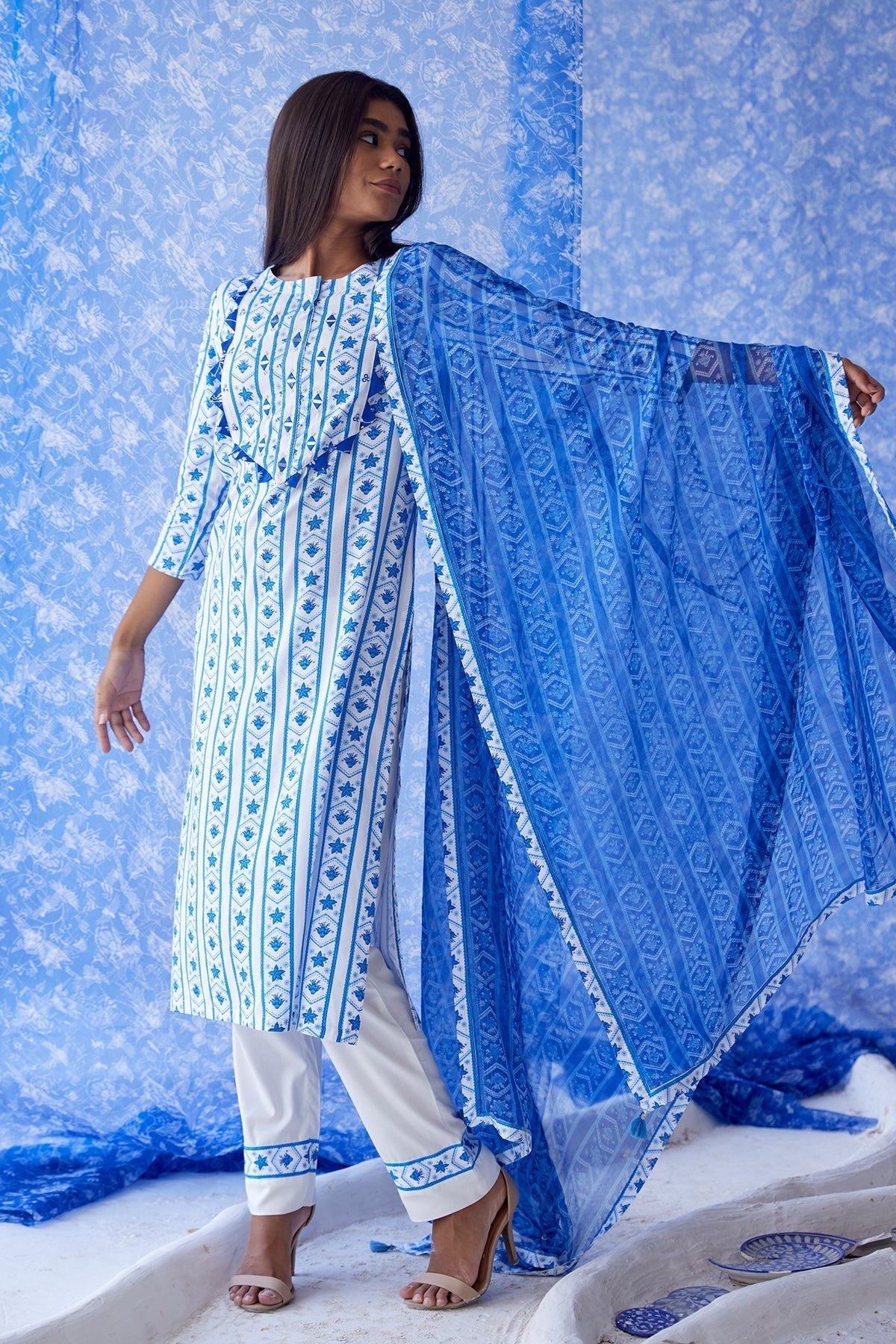 Vaayu Straight Suit Set Of 3 - Baise Gaba