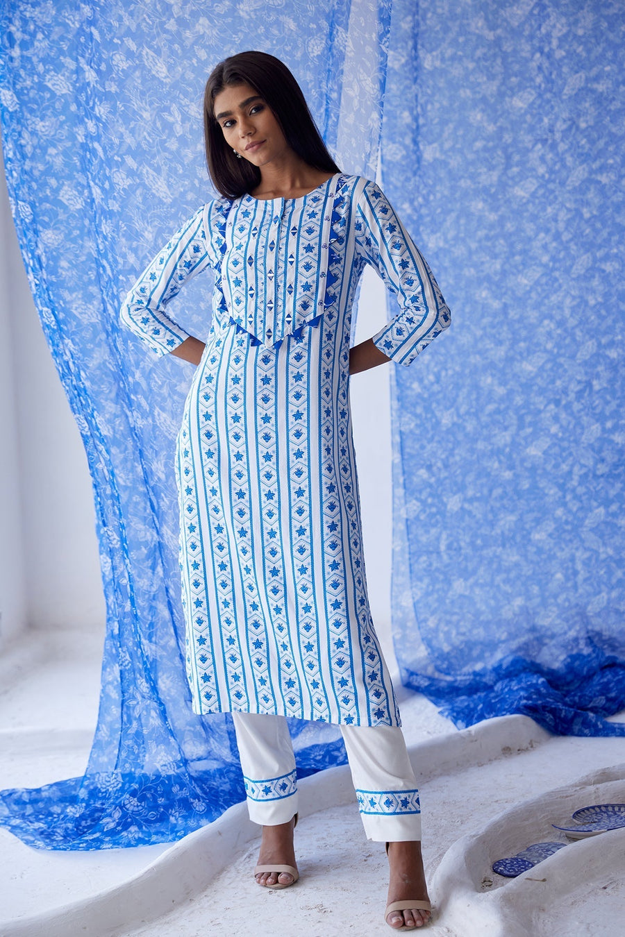 Vaayu Straight Suit Set Of 3 - Baise Gaba